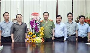 Lãnh đạo tỉnh Hưng Yên chúc mừng 2 tân Bộ trưởng