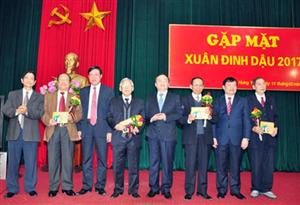 Ngày 15.2, tại trụ sở Tỉnh ủy, Ban liên lạc Tỉnh ủy viên hưu trí tổ chức gặp mặt đầu xuân Đinh Dậu năm 2017.