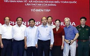 Thủ tướng Nguyễn Xuân Phúc dự phiên họp Tổ Biên tập Tiểu ban Kinh tế - Xã hội Đại hội XIII của Đảng