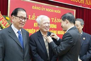 Kỷ niệm 58 năm Ngày truyền thống công tác Đảng ngoài nước