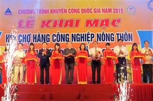 Khai mạc Hội chợ Hàng công nghiệp nông thôn khu vực phía Bắc năm 2015