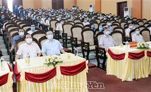 Những người ứng cử đại biểu Quốc hội khóa XV và đại biểu HĐND tỉnh nhiệm kỳ 2021 – 2026 tiếp xúc cử tri để vận động bầu cử