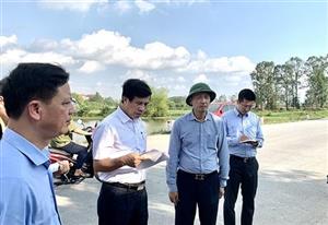 Phó Chủ tịch UBND tỉnh Nguyễn Hùng Nam kiểm tra tiến độ thi công Dự án nâng cấp, mở rộng tuyến đường liên tỉnh Hà Nội - Hưng Yên