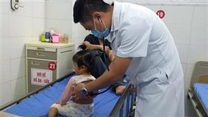 Trẻ mắc viêm phổi nhập viện tăng cao