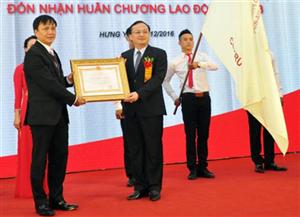 Công ty cổ phần Habeco-ID đón nhận Huân chương Lao động hạng Ba