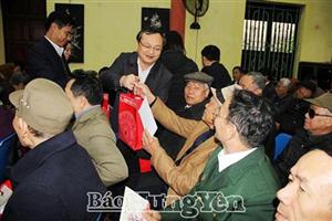 Các đồng chí lãnh đạo tỉnh thăm, tặng quà tết tại các địa phương