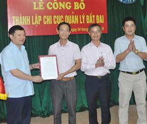 Hưng Yên công bố Quyết định thành lập Chi cục Quản lý đất đai