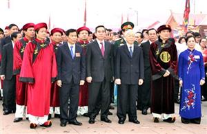 Thành kính, trang nghiêm dâng hương tưởng niệm các Vua Hùng