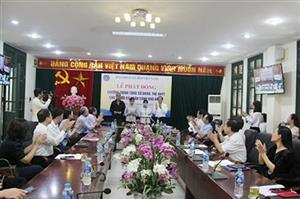 Phát động Chương trình Tặng sổ BHXH, thẻ BHYT cho người có hoàn cảnh khó khăn