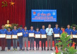 Tỉnh Đoàn tổng kết đợt cao điểm chiến dịch thanh niên, học sinh - sinh viên tình nguyện hè năm 2015 và giao lưu lửa trại