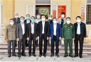 Đồng chí Bí thư Tỉnh ủy Nguyễn Hữu Nghĩa dự sinh hoạt Chi bộ thôn An Chiểu 1