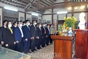 Dâng hương, dâng hoa tưởng nhớ Chủ tịch Hồ Chí Minh, Tổng Bí thư Nguyễn Văn Linh và tưởng niệm các anh hùng liệt sỹ