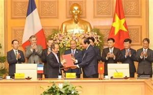 Thủ tướng Nguyễn Xuân Phúc dự lễ ký hợp tác giữa Văn phòng Chính phủ với AFD, tiếp Tỉnh trưởng Vân Nam (Trung Quốc)