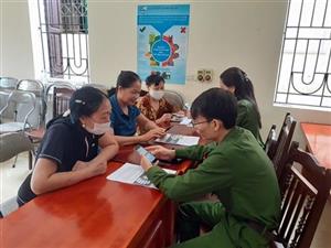 Thành phố Hưng Yên: Hỗ trợ người dân tạo lập tài khoản định danh điện tử