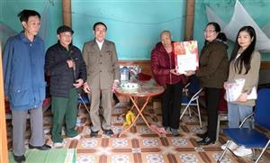 95 suất quà tết tặng cựu Thanh niên xung phong