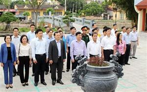 Hưng Yên dâng hương tưởng niệm Tổng Bí thư Nguyễn Văn Linh