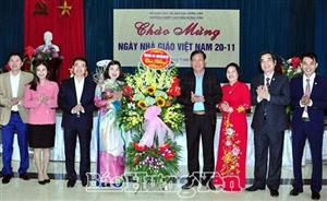 Các đồng chí lãnh đạo tỉnh chúc mừng Ngày Nhà giáo Việt Nam 20.11