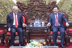 Chủ tịch UBND tỉnh Nguyễn Văn Phóng làm việc với lãnh đạo Tập đoàn Youngone