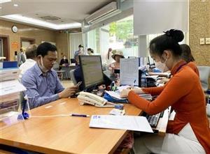 Các ngân hàng liên tục đua lãi suất huy động, vượt 11%/năm