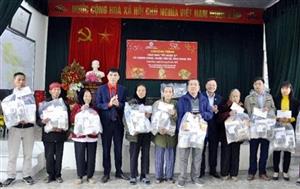 Hội Chữ thập đỏ tỉnh: Phối hợp tổ chức chương trình tặng quà “Tết Nhân ái”