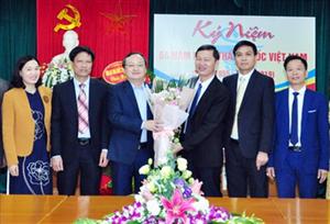 Lãnh đạo tỉnh chúc mừng cán bộ, nhân viên ngành Y tế nhân Ngày Thầy thuốc Việt Nam 27.2