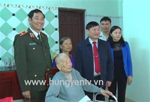 Chủ tịch UBND tỉnh thăm, chúc tết các gia đình chính sách ở Ân Thi