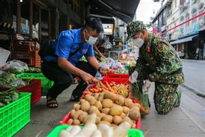 Cảnh giác trước luận điệu cố tình xuyên tạc hình ảnh “Bộ đội Cụ Hồ” trên tuyến đầu chống dịch