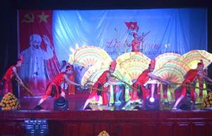 Tỉnh Đoàn:  liên hoan các nhóm tuyên truyền ca khúc cách mạng với chủ đề “Tự hào tiến bước dưới cờ Đảng” chào mừng Đại hội Đảng bộ tỉnh lần thứ XVIII