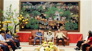 Chủ tịch Hội Nông dân Việt Nam Thào Xuân Sùng thăm và làm việc tại tỉnh Hưng Yên