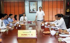 Phó Bí thư Thường trực Tỉnh ủy Đỗ Xuân Tuyên dự sinh hoạt chi bộ tại Vietcombank Hưng Yên