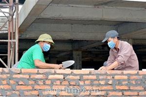 Xuân về từ đôi tay người thợ