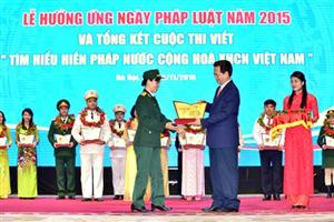Hưởng ứng Ngày Pháp luật năm 2015
