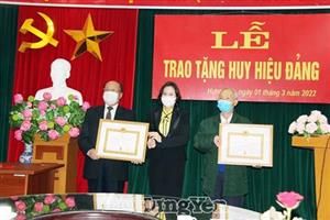 Trao tặng Huy hiệu Đảng đợt 3.2
