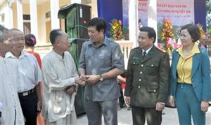 Phó Bí thư Thường trực Tỉnh ủy Đỗ Xuân Tuyên dự Ngày hội 