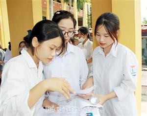 Ngày thi đầu tiên kỳ thi tốt nghiệp THPT năm 2022 diễn ra an toàn, nghiêm túc