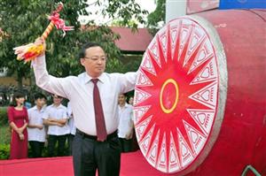 Lãnh đạo tỉnh Hưng Yên dự lễ khai giảng năm học mới
