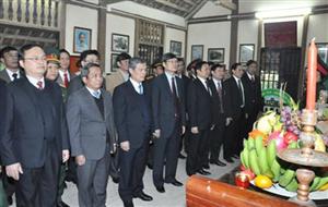 Hưng Yên: Dâng hương tưởng niệm Chủ tịch Hồ Chí Minh và các anh hùng liệt sỹ