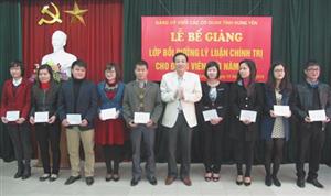 Đảng ủy Khối các cơ quan tỉnh: Bế giảng lớp bồi dưỡng lý luận chính trị cho đảng viên mới năm 2014 (đợt 2)