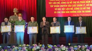 Hưng Yên phát hiện bắt giữ 18 vụ, 18 đối tượng sử dụng vũ khí, vật liệu nổ năm 2018