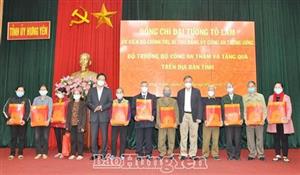 Đồng chí Đại tướng Tô Lâm, Ủy viên Bộ Chính trị, Bộ trưởng Bộ Công an thăm, tặng quà Tết tại tỉnh