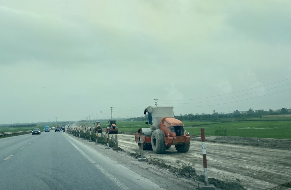 Đẩy nhanh tiến độ thi công đường nối hai cao tốc