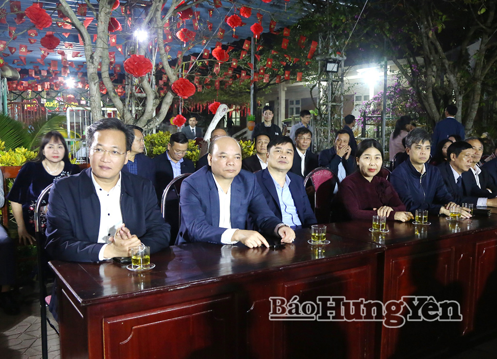 Đồng chí Bí thư Tỉnh ủy Nguyễn Hữu Nghĩa cùng các đồng chí lãnh đạo tỉnh dự chương trình “Mùa Xuân cho em” tại Làng trẻ em SOS Thái Bình