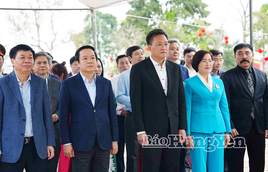 Các đồng chí lãnh đạo tỉnh dâng hương tại Đền thờ Triệu Việt Vương và Đền Hoá - Dạ Trạch