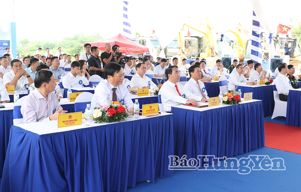 Khởi công dự án đường bên và các cầu vượt trên tuyến đường kết nối di sản