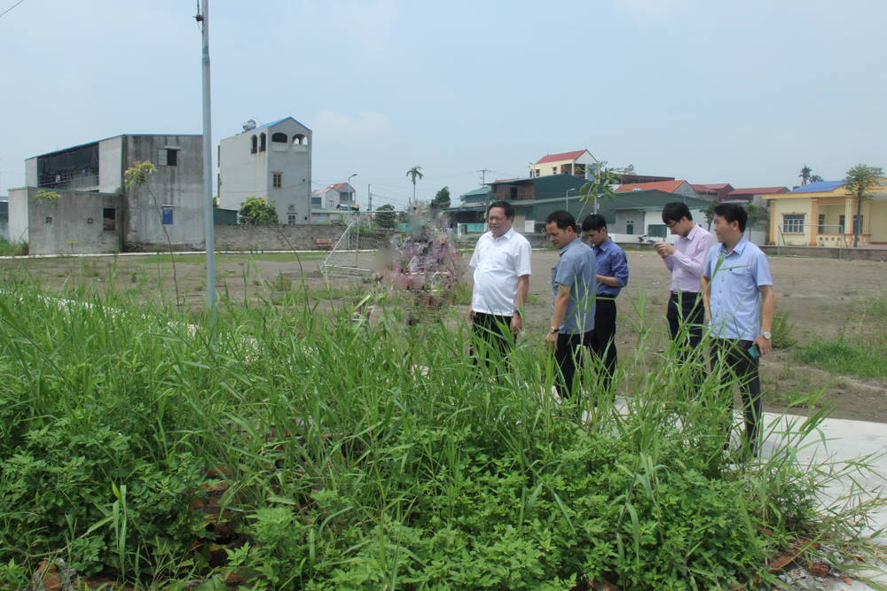 Siết chặt quản lý đất đai