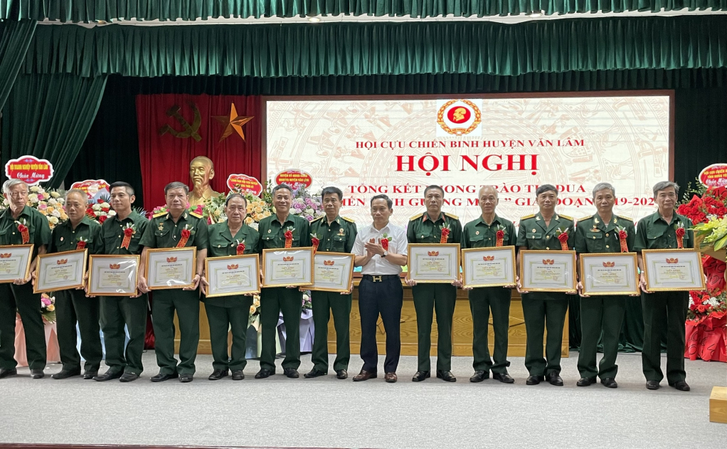 Văn Lâm: Tổng kết phong trào thi đua 
