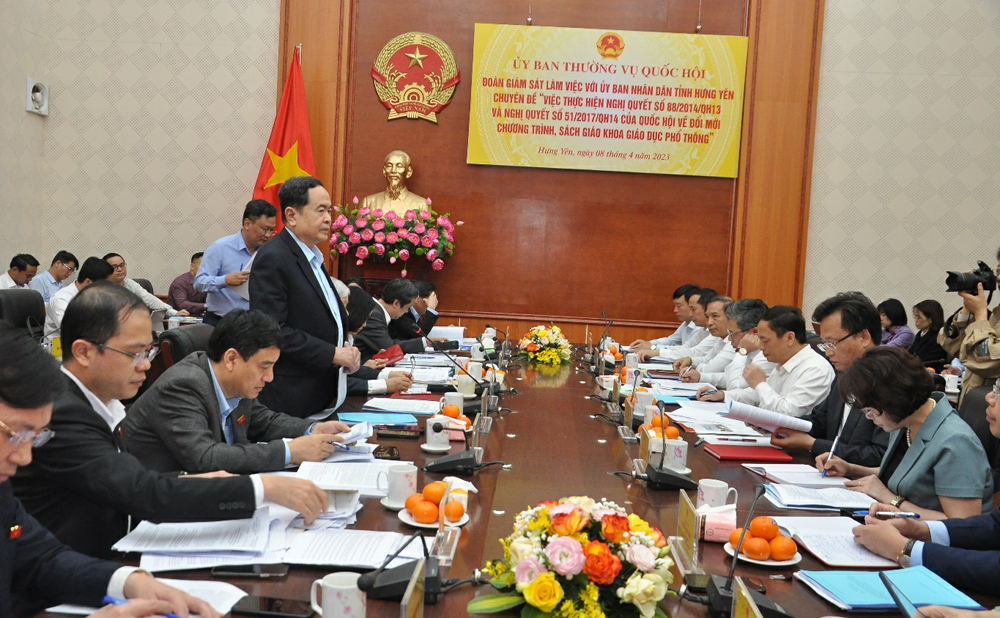  Đoàn giám sát của Ủy ban Thường vụ Quốc hội làm việc với UBND tỉnh về đổi mới chương trình, sách giáo khoa giáo dục phổ thông