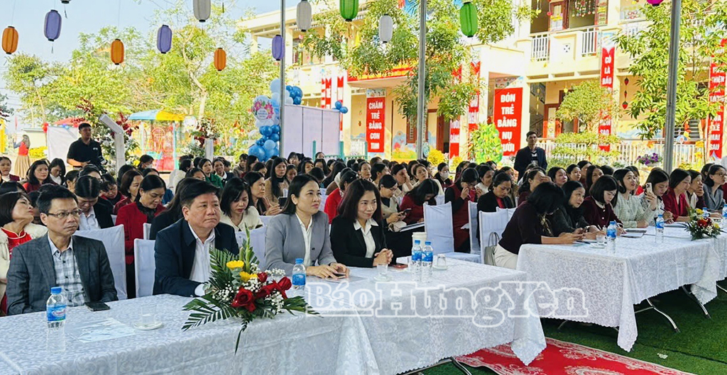 Tổ chức chuyên đề “Phát triển ngôn ngữ, lồng ghép sửa lỗi phát âm nhầm lẫn 2 phụ âm đầu L, N cho trẻ”