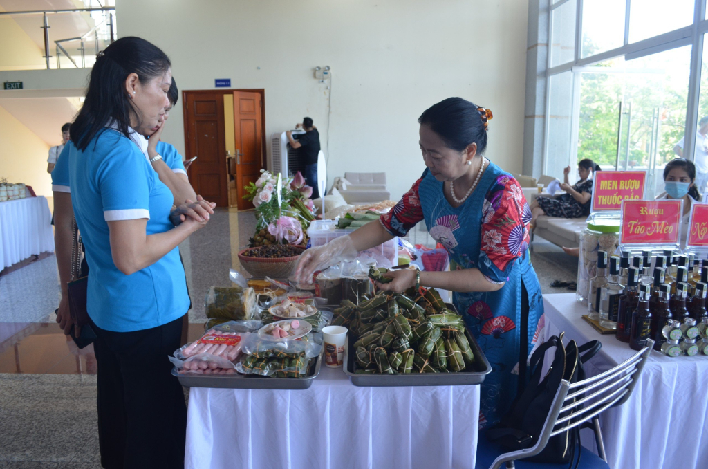 Đồng hành với phụ nữ phát triển kinh tế