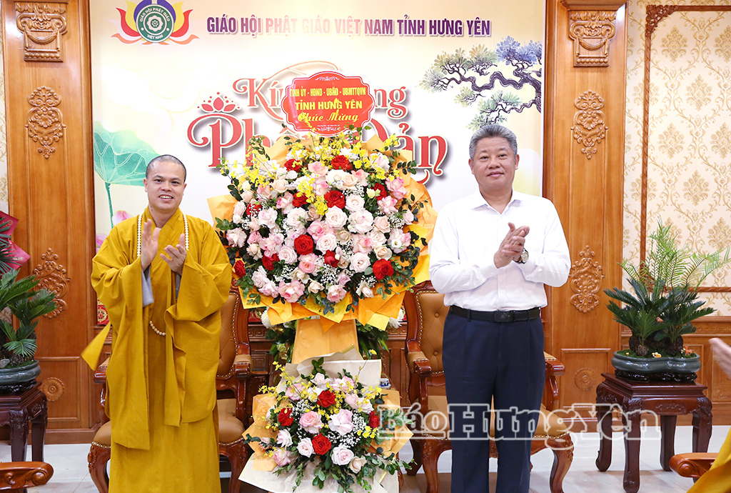 Đồng chí Nguyễn Mạnh Quyền, Phó Bí thư Tỉnh ủy, Chủ tịch UBND tỉnh thăm, chúc mừng chức sắc Phật giáo nhân dịp Nhân dịp Đại lễ Phật đản Phật lịch 2570 - dương lịch 2026